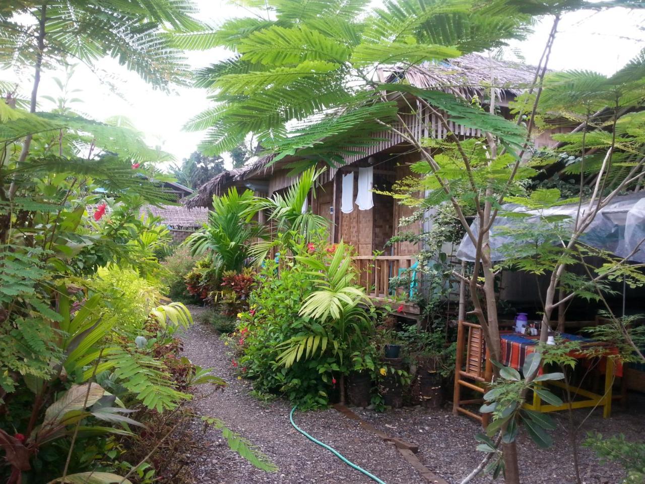 Ngwe Saung Garden Guest House Ngwesaung Exterior photo